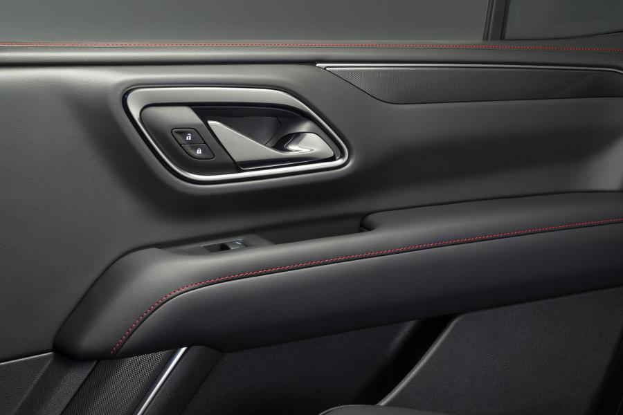 Детали интерьера Chevrolet Tahoe RST 2020 года  (фото 8 из 24)